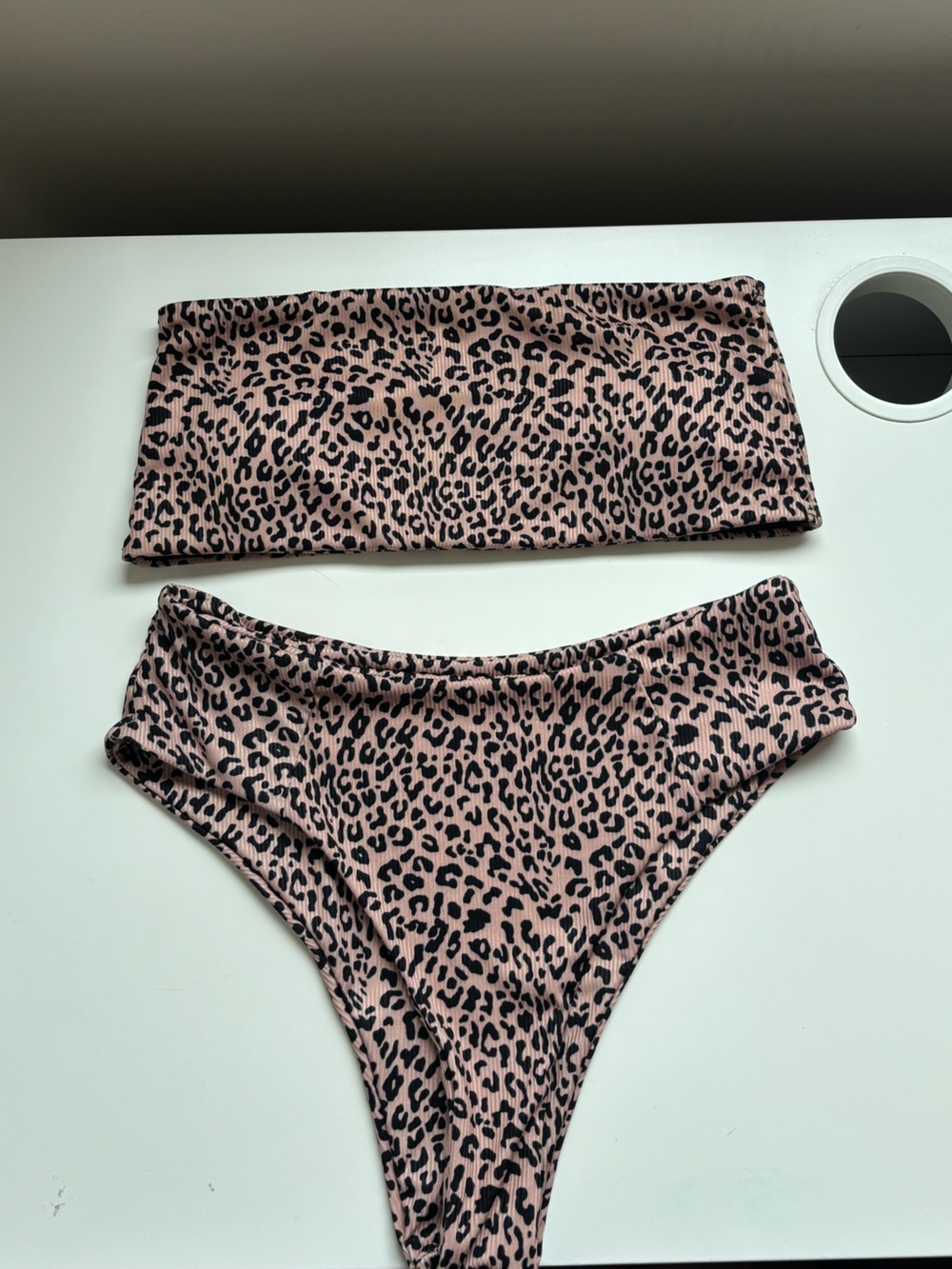 Cheetah print bandeau bikini - Picture 2 of 4